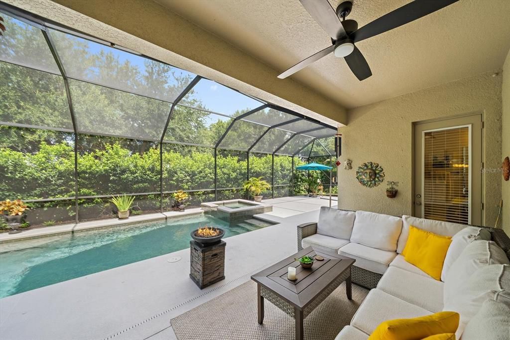 For Sale: $949,000 (5 beds, 5 baths, 4027 Square Feet)