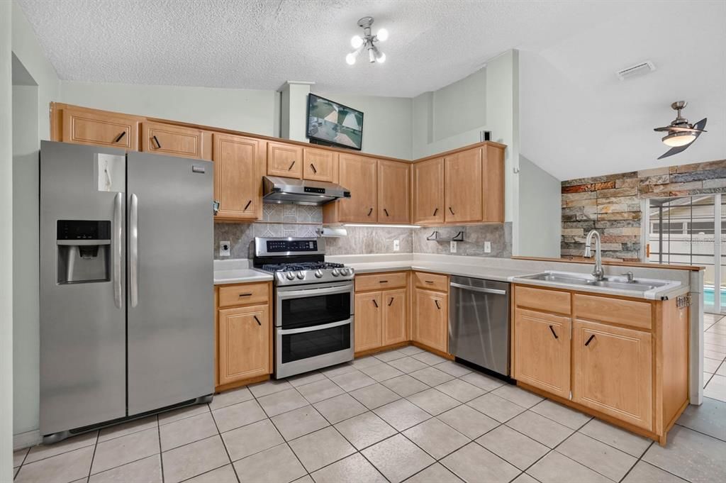 For Sale: $365,000 (3 beds, 2 baths, 1470 Square Feet)