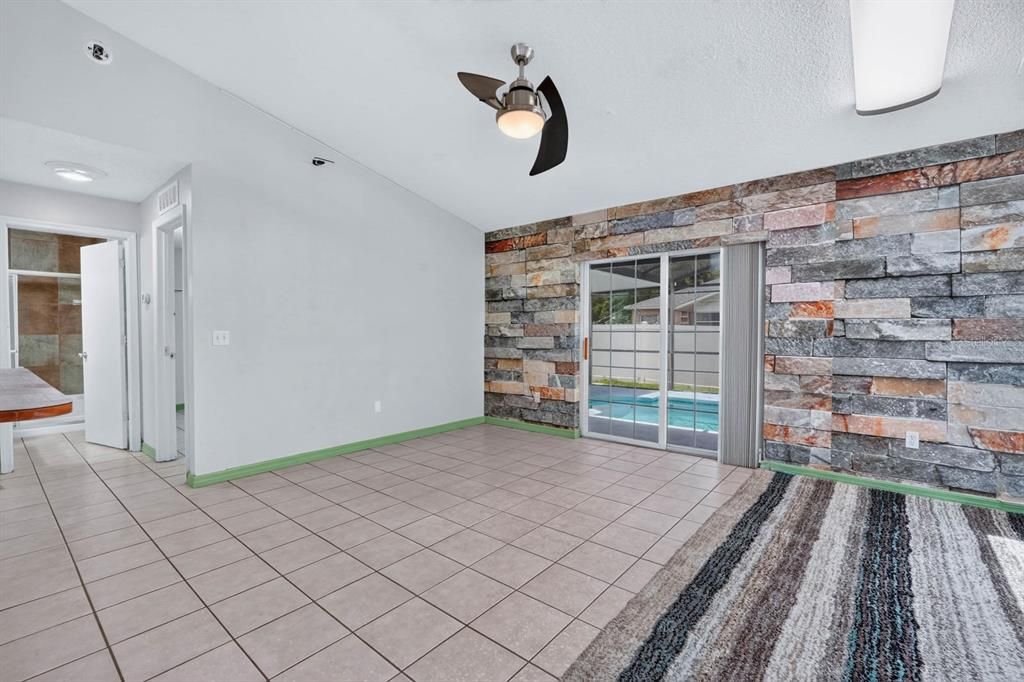For Sale: $365,000 (3 beds, 2 baths, 1470 Square Feet)