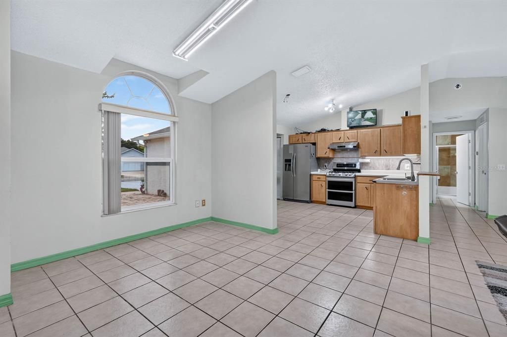 For Sale: $365,000 (3 beds, 2 baths, 1470 Square Feet)