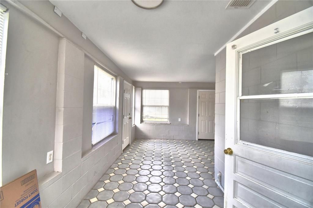 En Venta: $225,000 (3 camas, 1 baños, 1081 Pies cuadrados)
