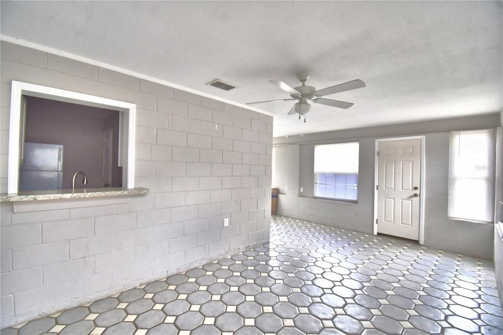 En Venta: $225,000 (3 camas, 1 baños, 1081 Pies cuadrados)