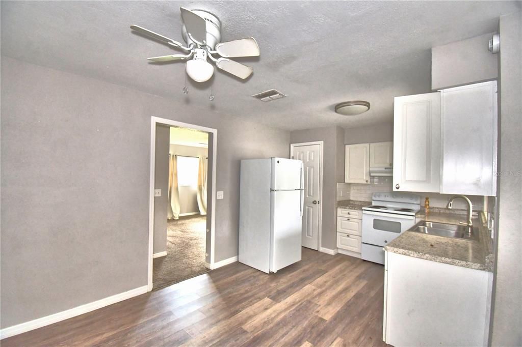 En Venta: $225,000 (3 camas, 1 baños, 1081 Pies cuadrados)