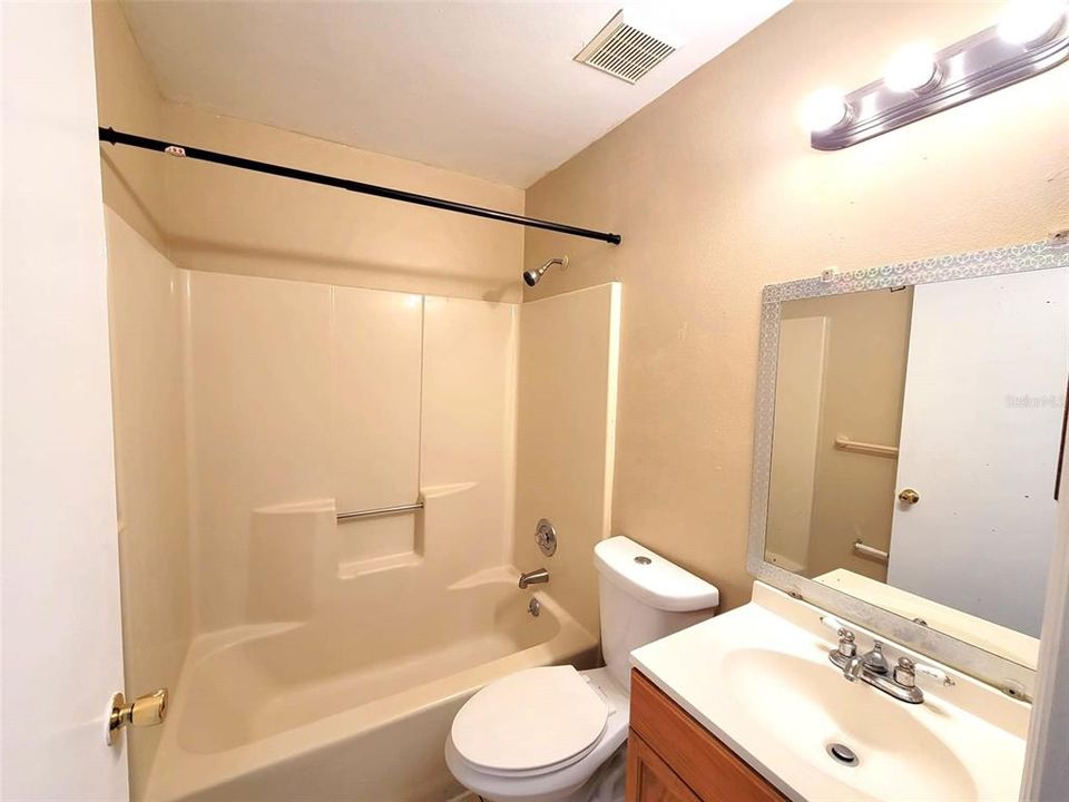 For Rent: $1,900 (3 beds, 2 baths, 1165 Square Feet)