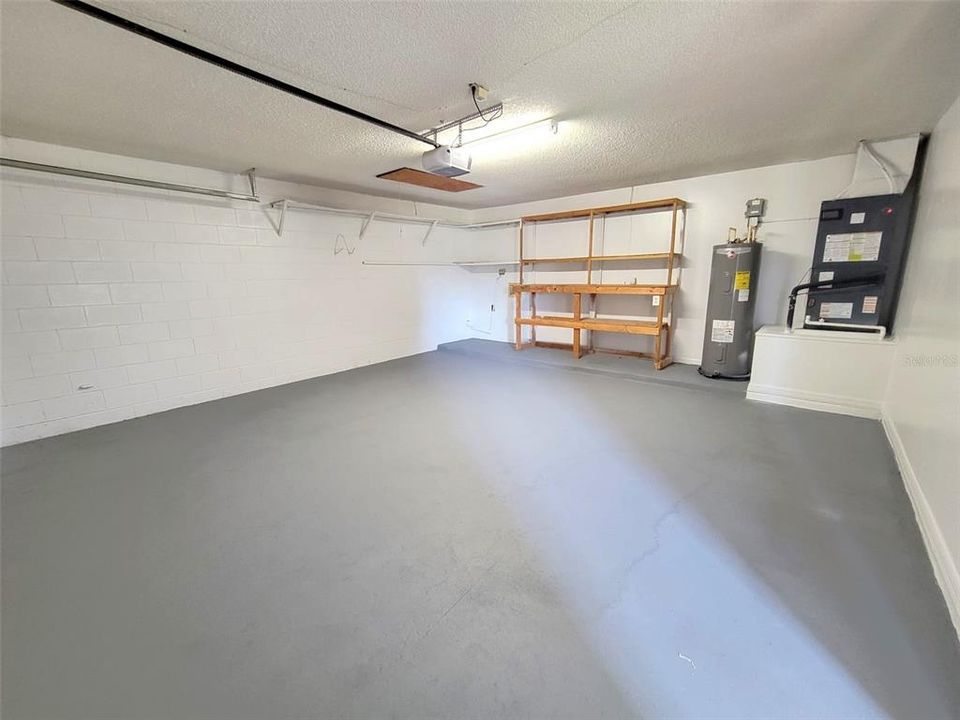 For Rent: $1,900 (3 beds, 2 baths, 1165 Square Feet)