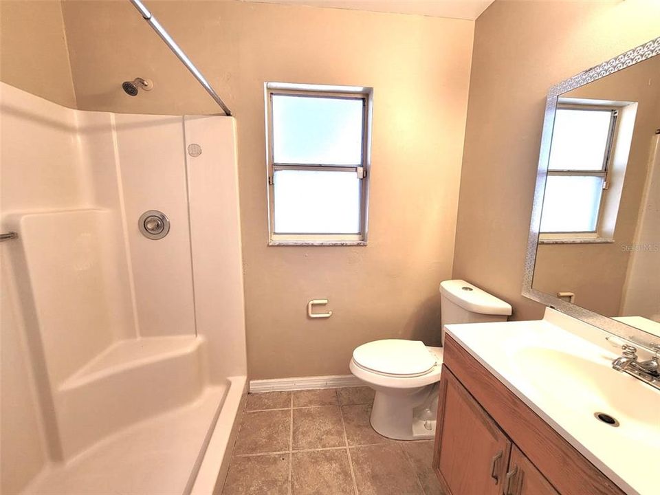 For Rent: $1,900 (3 beds, 2 baths, 1165 Square Feet)