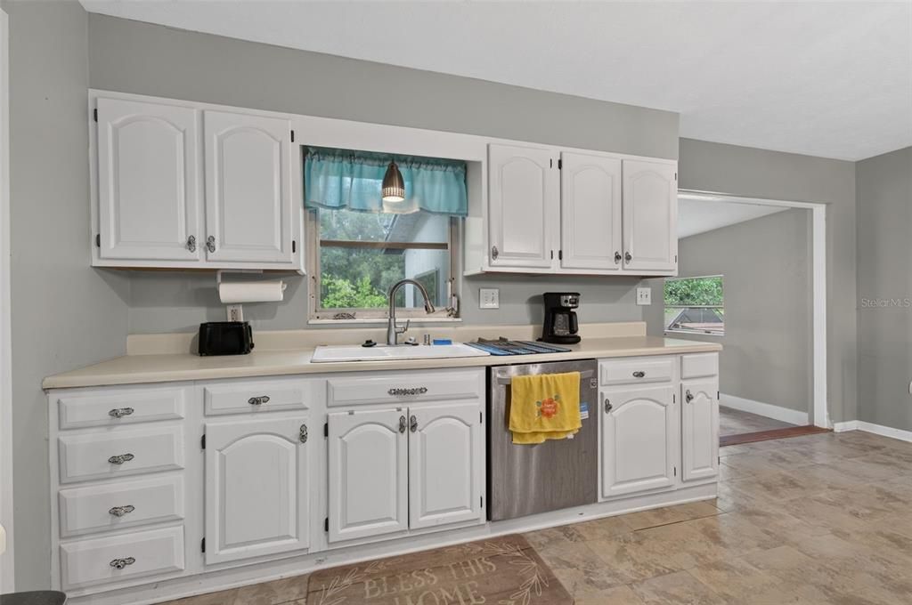For Sale: $231,750 (3 beds, 1 baths, 1628 Square Feet)