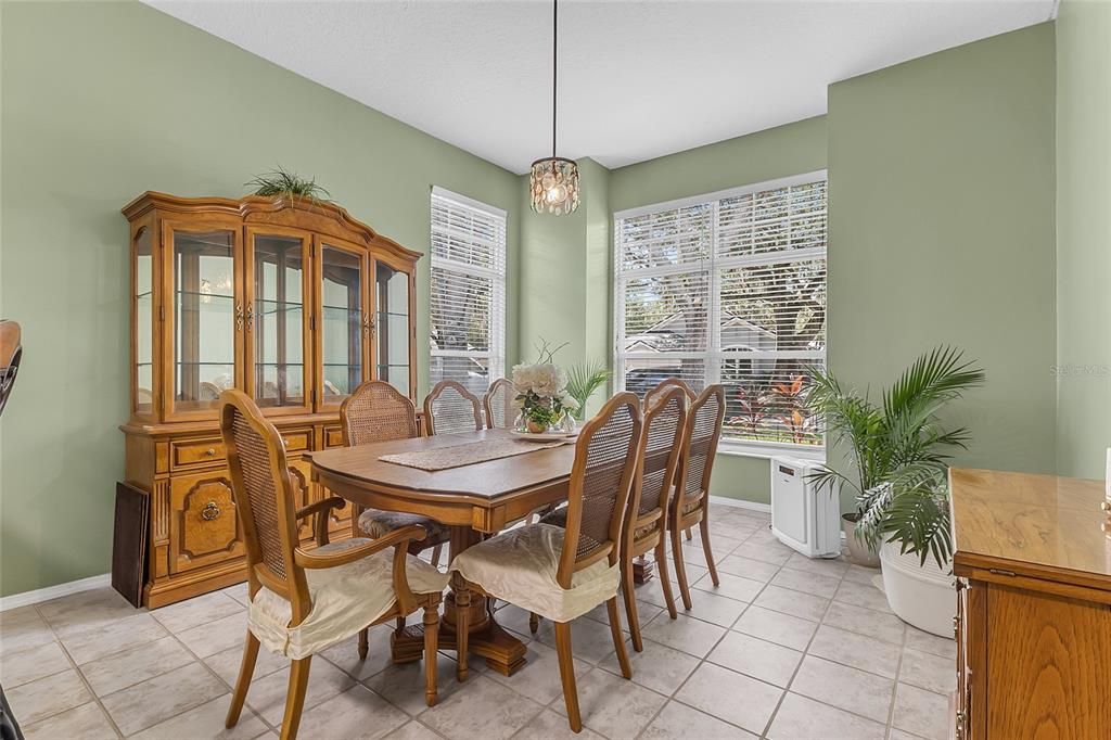 На продажу: $435,000 (3 спален, 2 ванн, 1735 Квадратных фут)