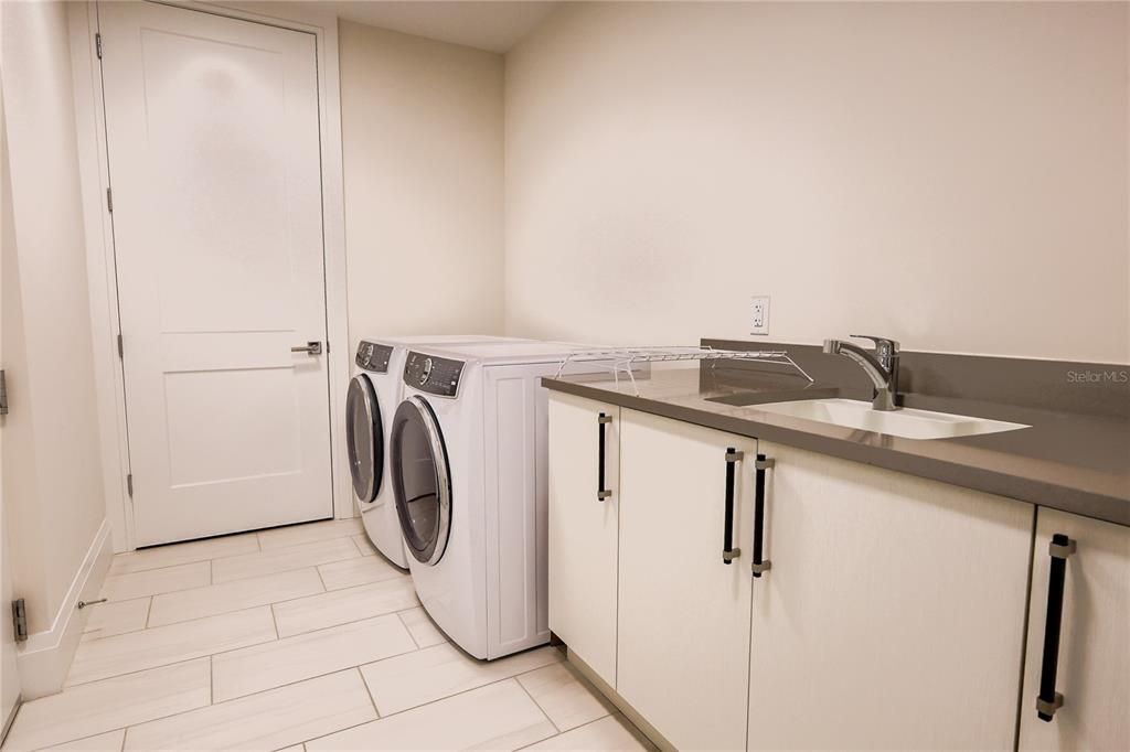 For Rent: $14,000 (3 beds, 3 baths, 2890 Square Feet)