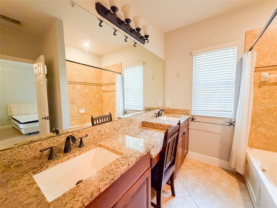 В аренду: $3,590 (3 спален, 2 ванн, 1806 Квадратных фут)