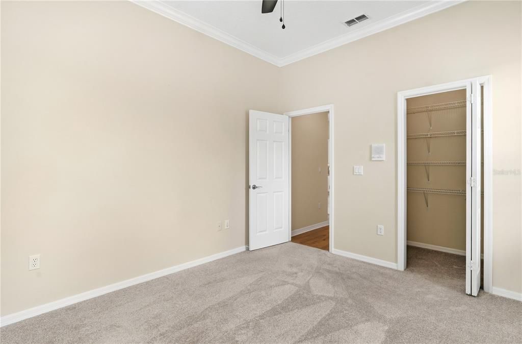 En Venta: $569,000 (3 camas, 2 baños, 2914 Pies cuadrados)