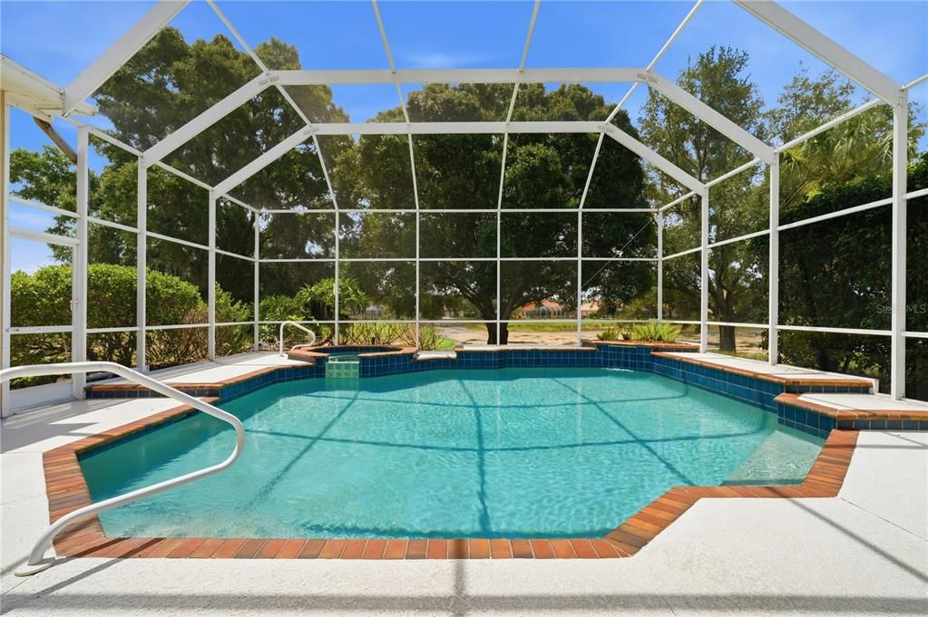En Venta: $569,000 (3 camas, 2 baños, 2914 Pies cuadrados)