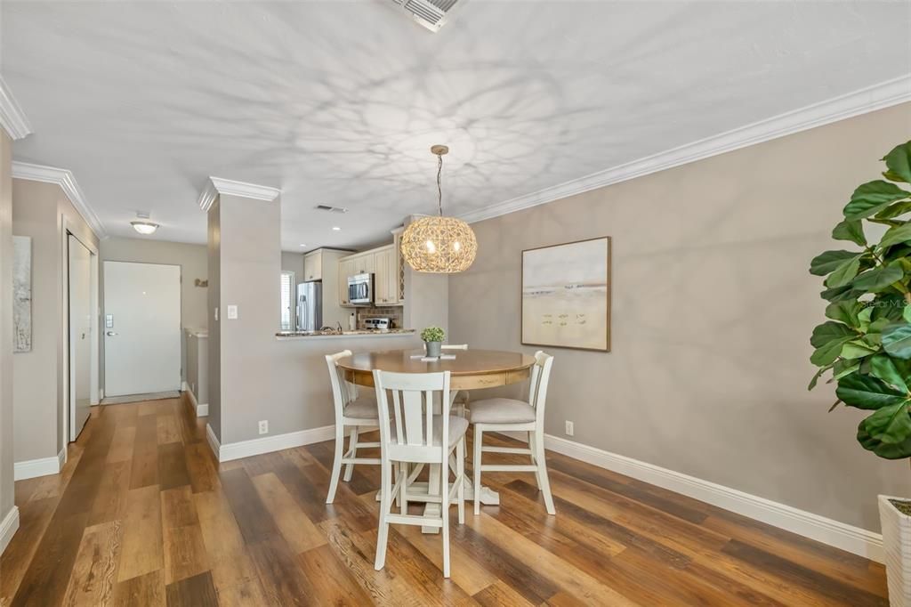 En Venta: $569,000 (2 camas, 2 baños, 1093 Pies cuadrados)