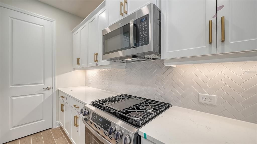 For Sale: $678,990 (3 beds, 3 baths, 2332 Square Feet)