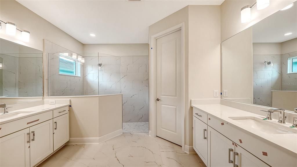 For Sale: $678,990 (3 beds, 3 baths, 2332 Square Feet)