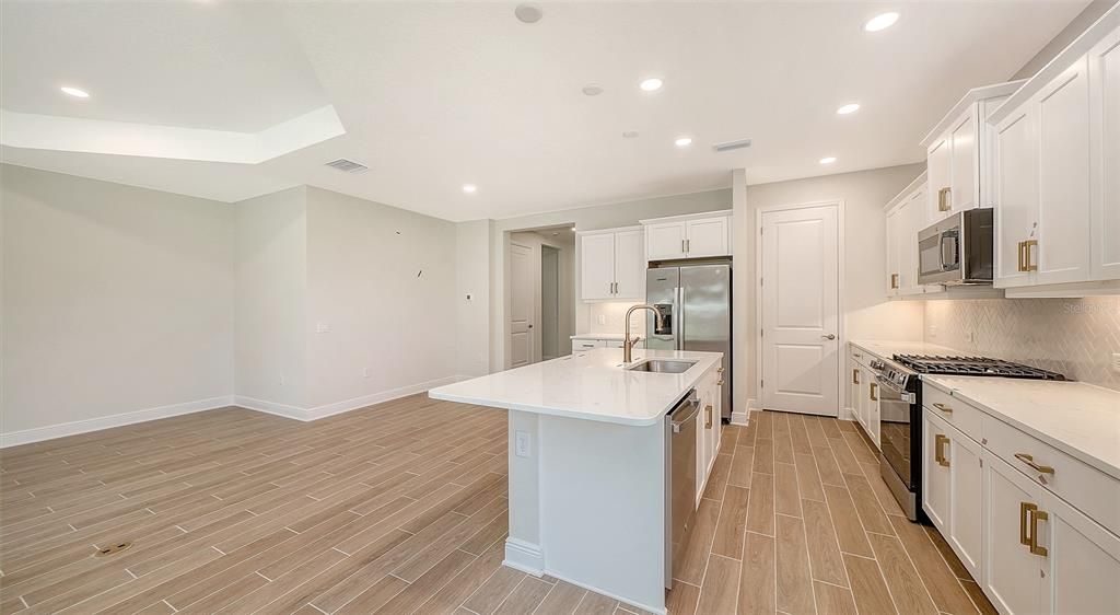 For Sale: $678,990 (3 beds, 3 baths, 2332 Square Feet)