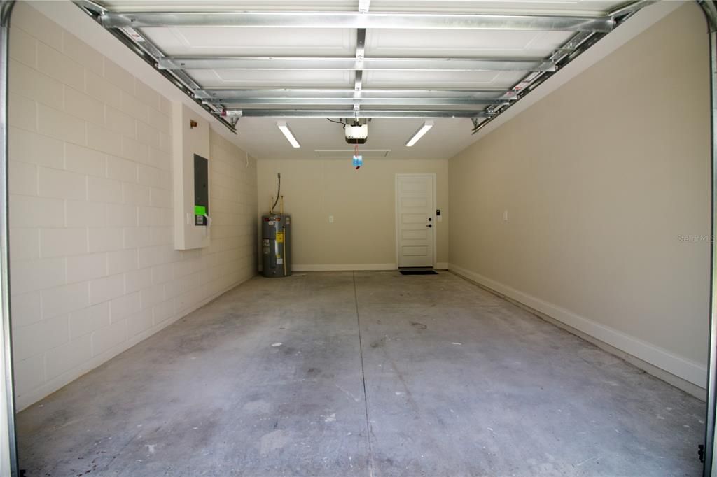 For Rent: $2,100 (3 beds, 2 baths, 1484 Square Feet)