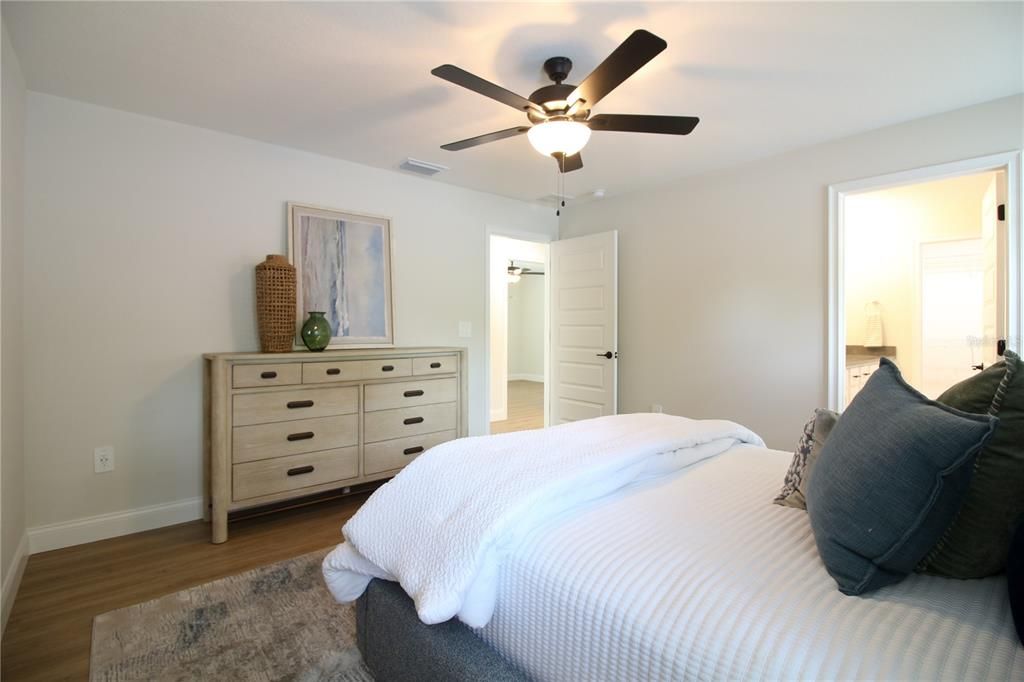 For Rent: $2,100 (3 beds, 2 baths, 1484 Square Feet)