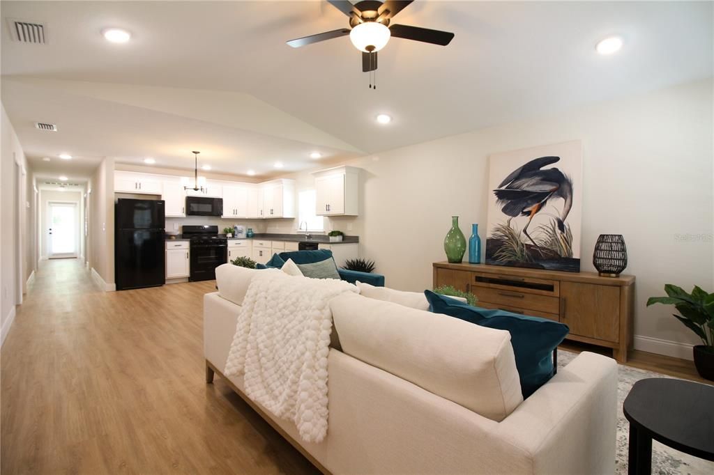 For Rent: $2,100 (3 beds, 2 baths, 1484 Square Feet)