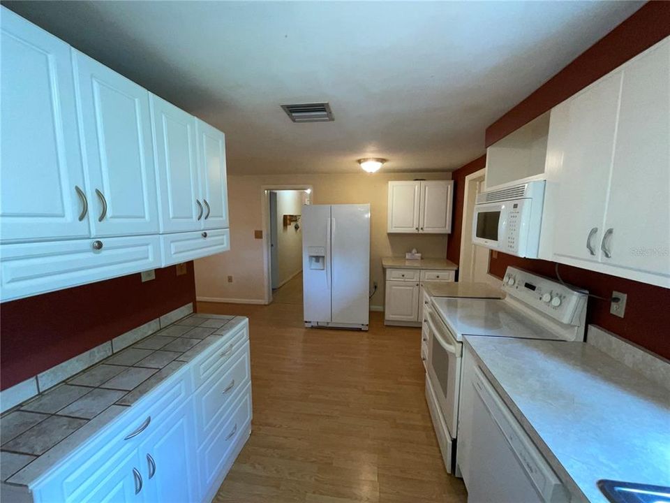 For Sale: $225,000 (4 beds, 2 baths, 1544 Square Feet)