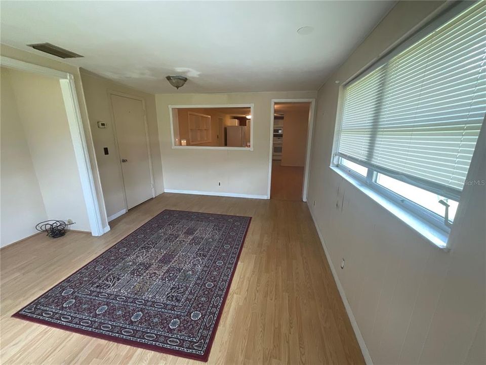 For Sale: $250,000 (4 beds, 2 baths, 1544 Square Feet)