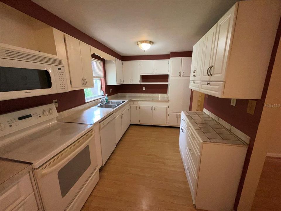 For Sale: $225,000 (4 beds, 2 baths, 1544 Square Feet)