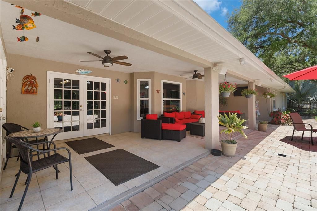 For Sale: $720,000 (4 beds, 2 baths, 2250 Square Feet)