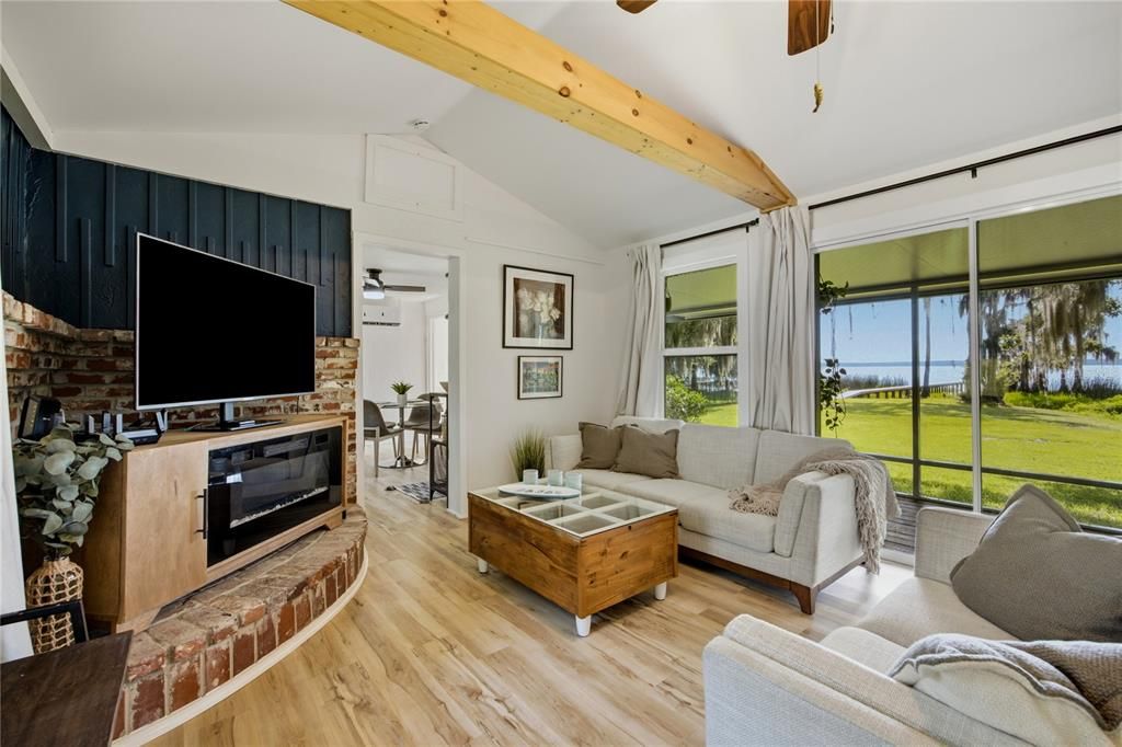 En Venta: $595,000 (2 camas, 2 baños, 1042 Pies cuadrados)