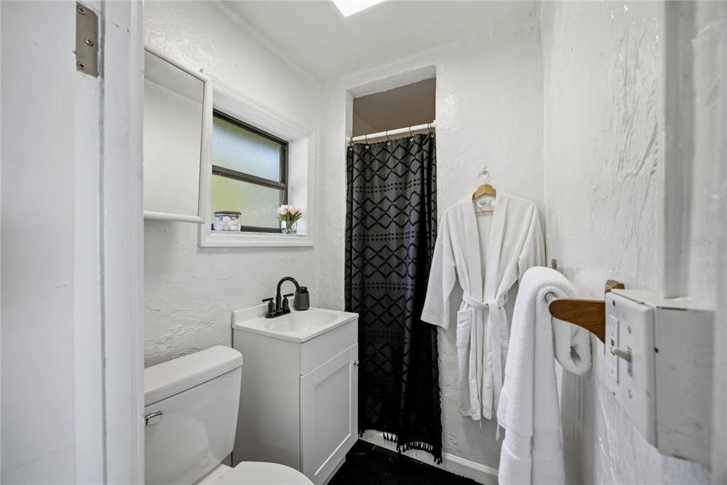 En Venta: $595,000 (2 camas, 2 baños, 1042 Pies cuadrados)
