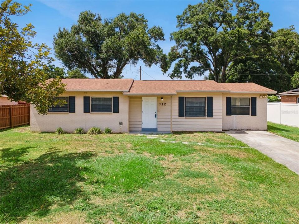 En Venta: $365,000 (4 camas, 2 baños, 1668 Pies cuadrados)
