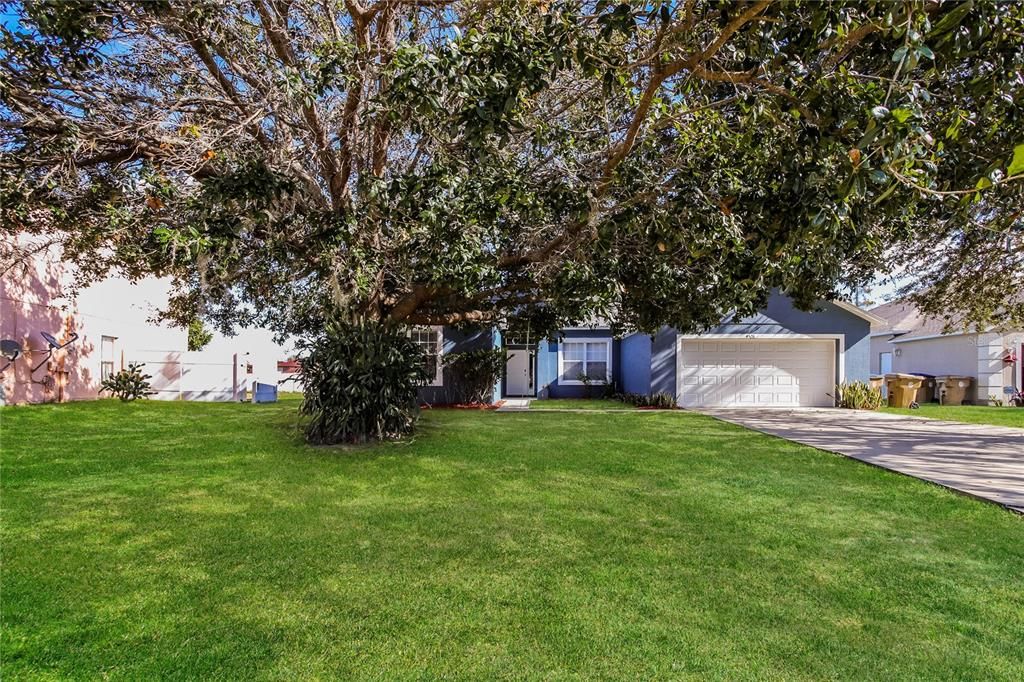 For Sale: $314,900 (3 beds, 3 baths, 2308 Square Feet)