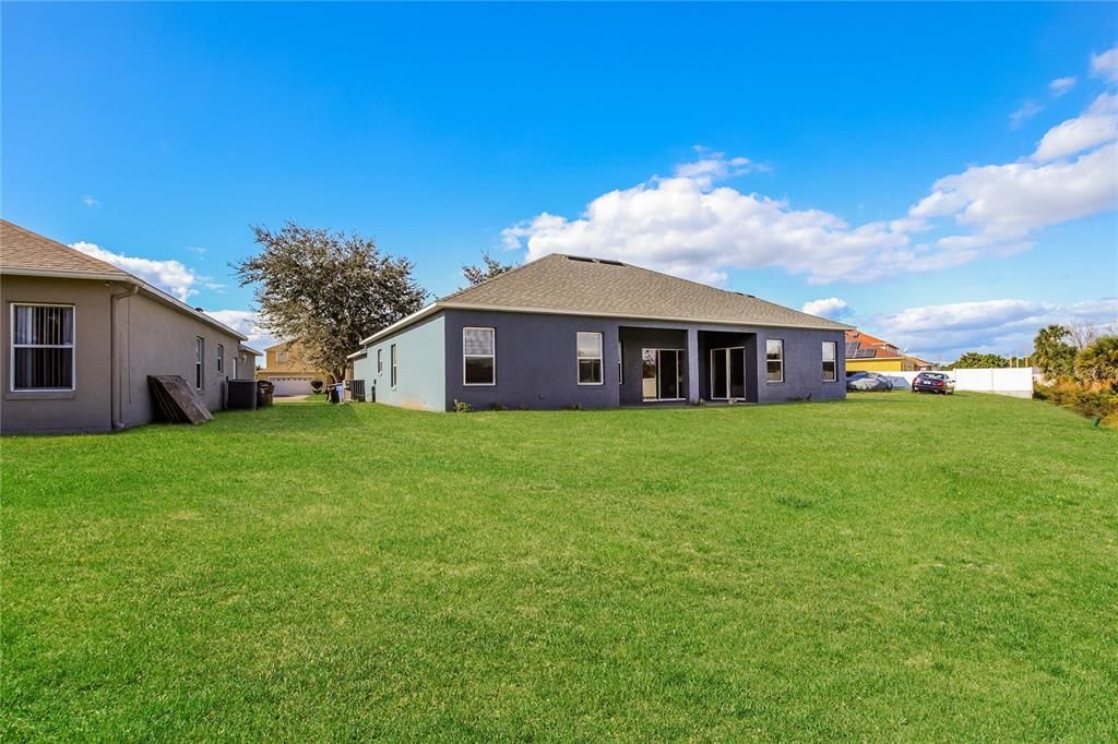 For Sale: $314,900 (3 beds, 3 baths, 2308 Square Feet)