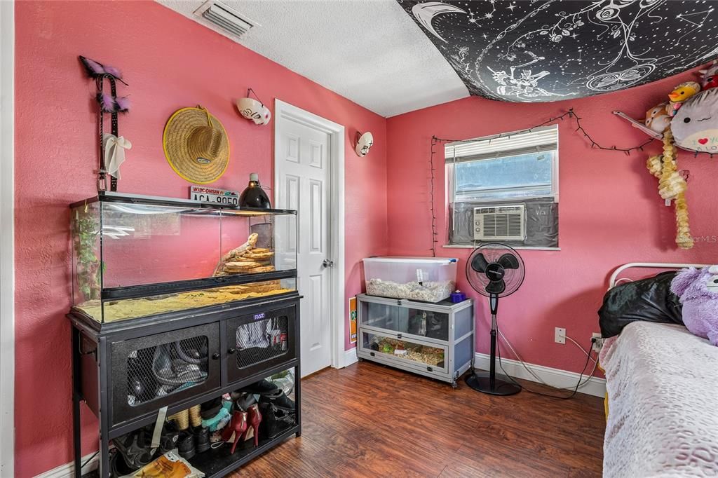 For Sale: $239,000 (4 beds, 2 baths, 1449 Square Feet)