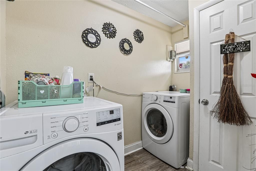 For Sale: $239,000 (4 beds, 2 baths, 1449 Square Feet)