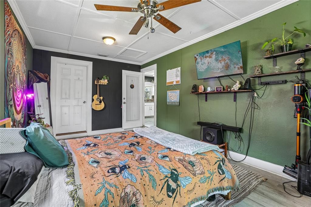 For Sale: $239,000 (4 beds, 2 baths, 1449 Square Feet)