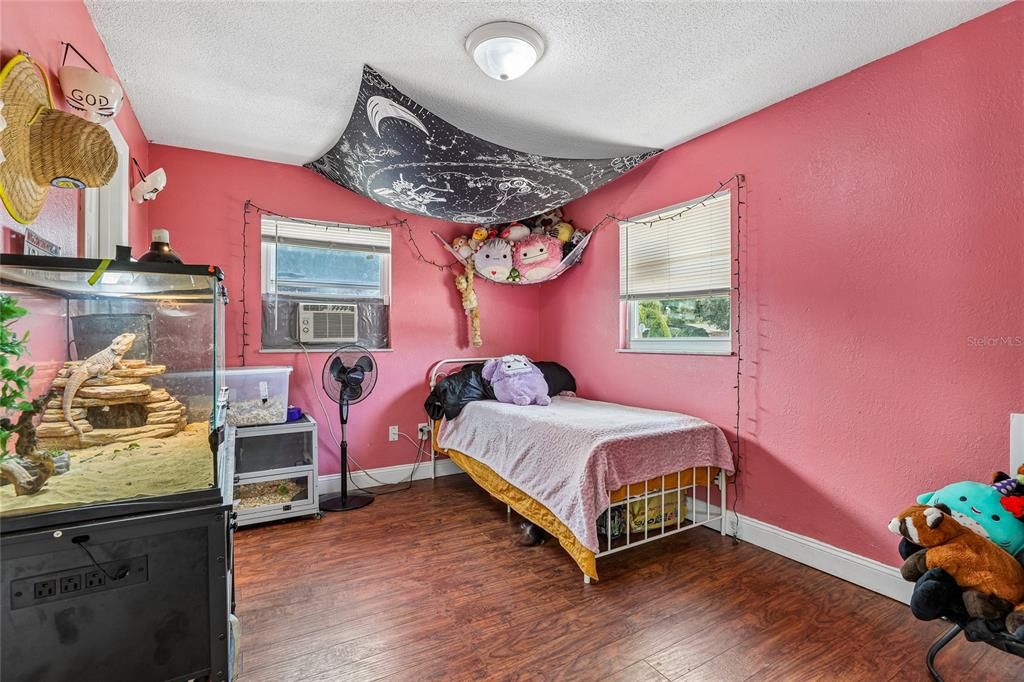 For Sale: $239,000 (4 beds, 2 baths, 1449 Square Feet)