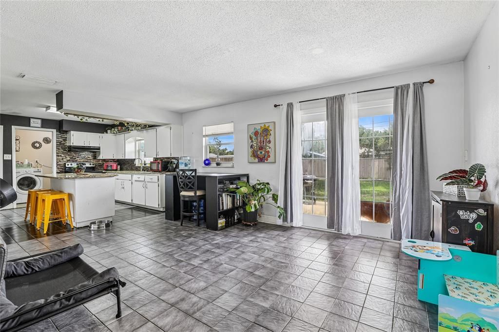 For Sale: $239,000 (4 beds, 2 baths, 1449 Square Feet)