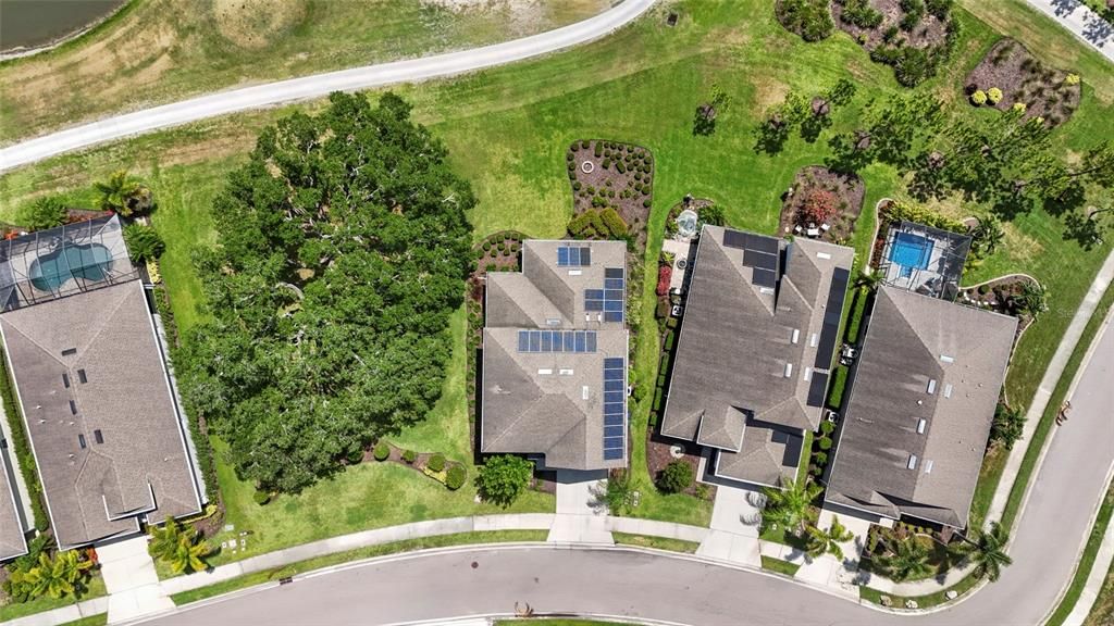 For Sale: $700,000 (5 beds, 2 baths, 3253 Square Feet)