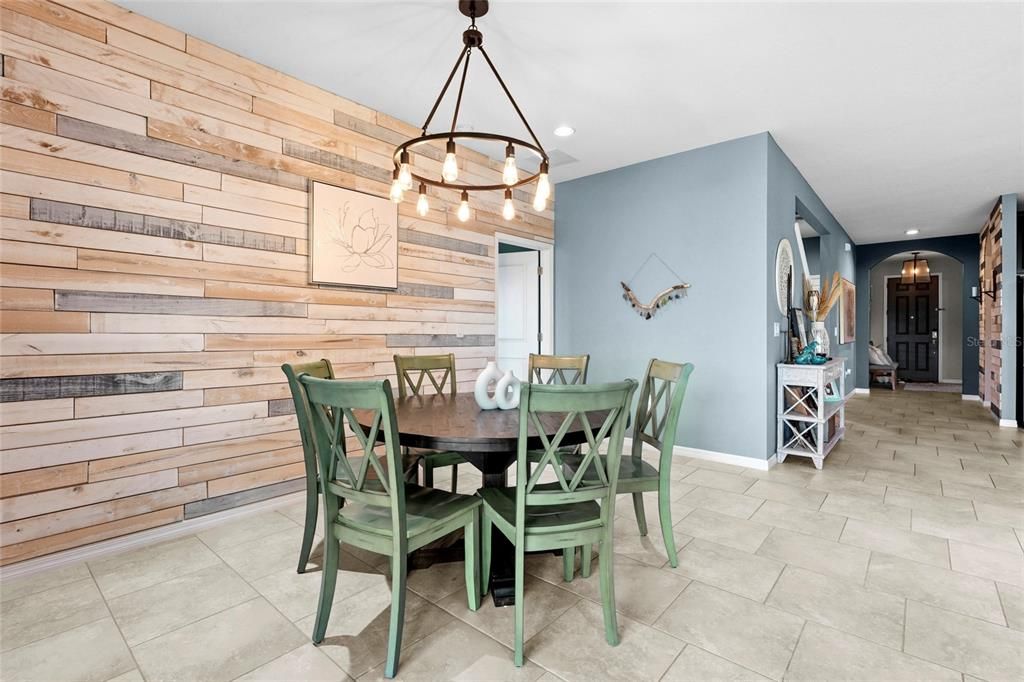 For Sale: $700,000 (5 beds, 2 baths, 3253 Square Feet)