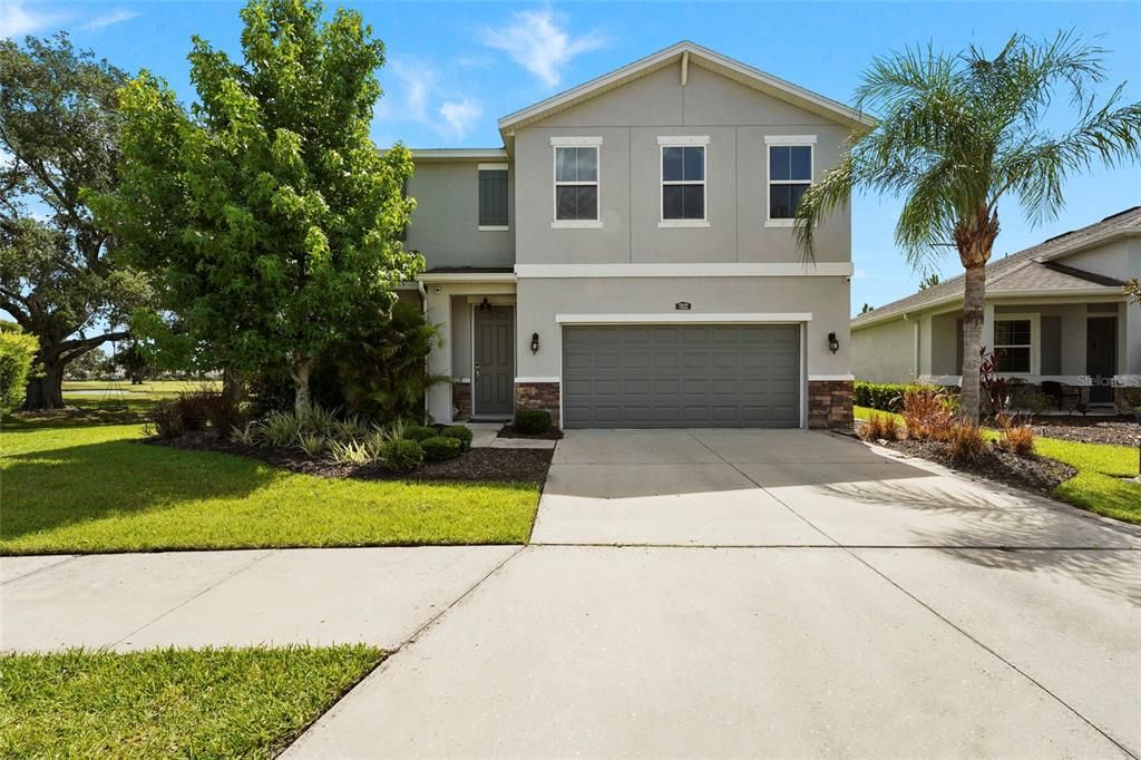 For Sale: $700,000 (5 beds, 2 baths, 3253 Square Feet)
