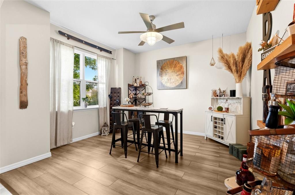 For Sale: $700,000 (5 beds, 2 baths, 3253 Square Feet)