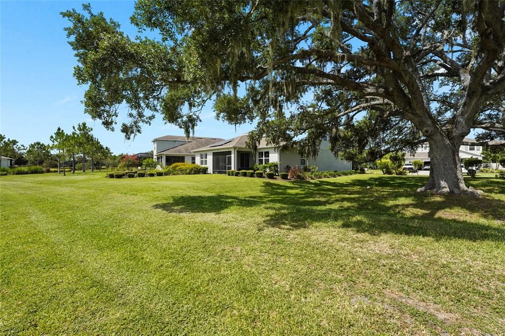 For Sale: $700,000 (5 beds, 2 baths, 3253 Square Feet)