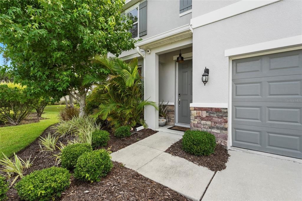 For Sale: $700,000 (5 beds, 2 baths, 3253 Square Feet)