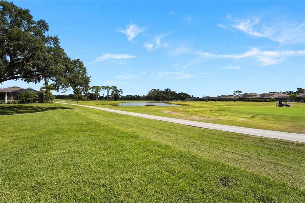 For Sale: $700,000 (5 beds, 2 baths, 3253 Square Feet)
