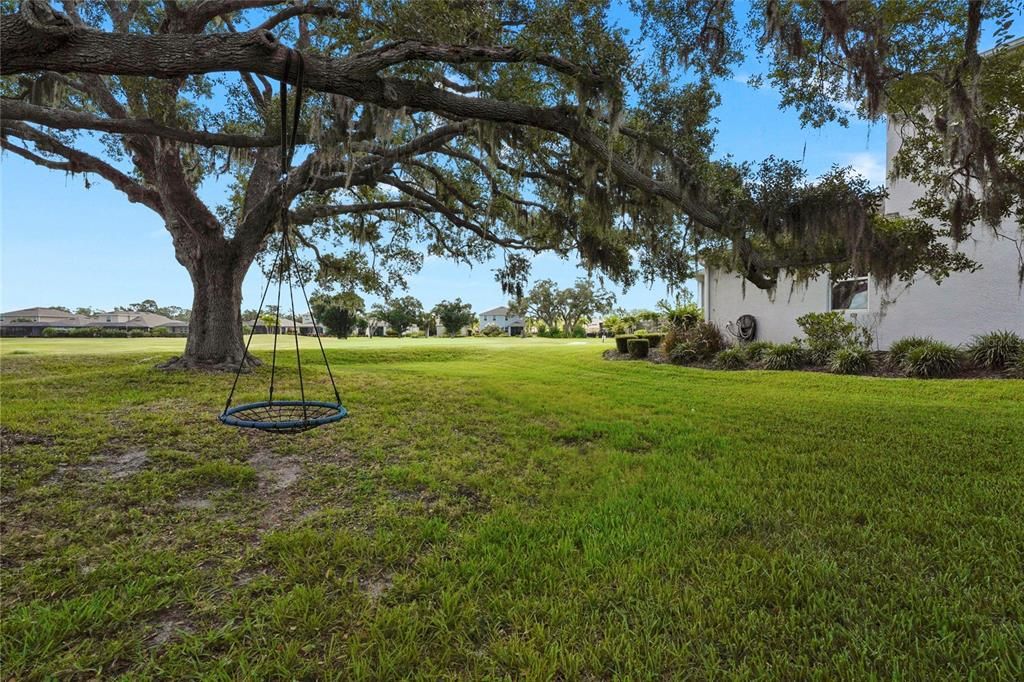 For Sale: $700,000 (5 beds, 2 baths, 3253 Square Feet)