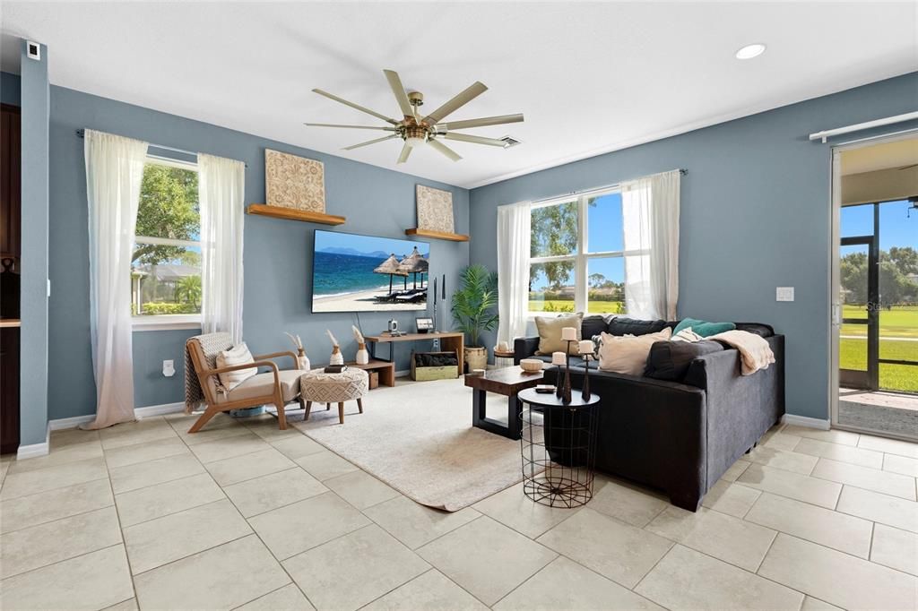 For Sale: $700,000 (5 beds, 2 baths, 3253 Square Feet)
