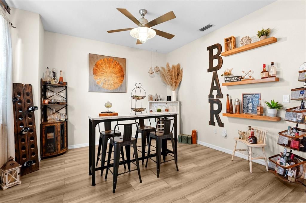 For Sale: $700,000 (5 beds, 2 baths, 3253 Square Feet)