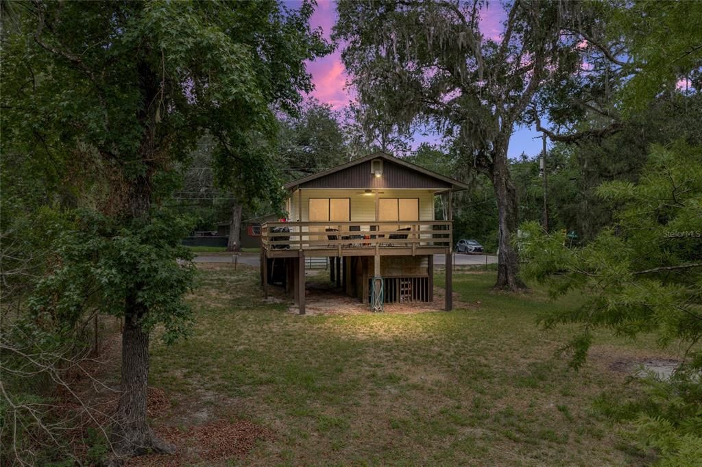 For Sale: $214,999 (2 beds, 1 baths, 640 Square Feet)