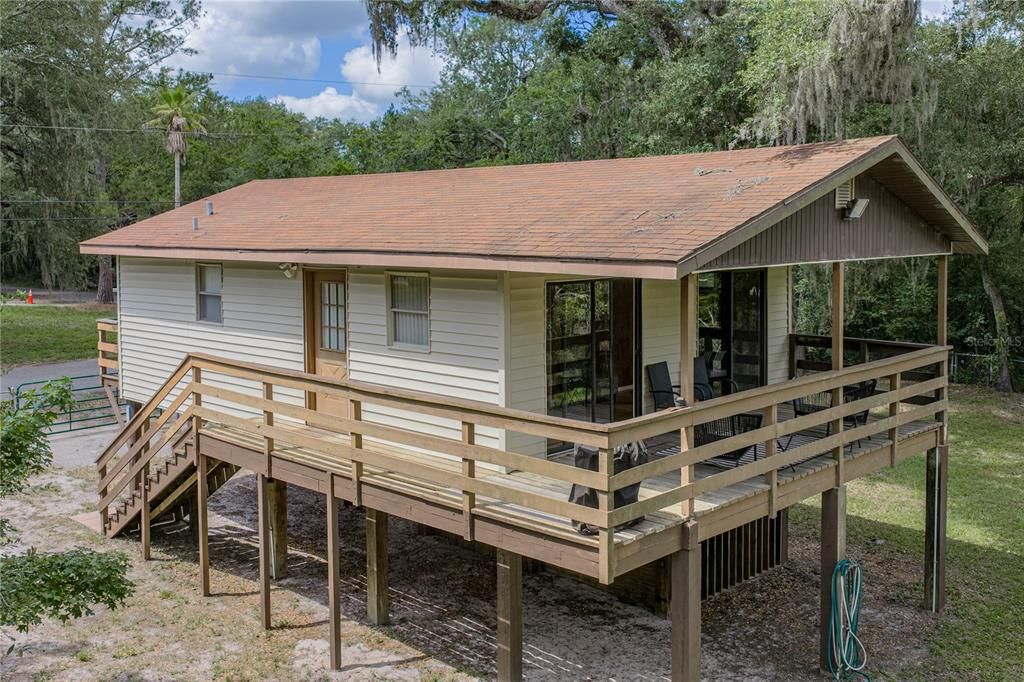 For Sale: $214,999 (2 beds, 1 baths, 640 Square Feet)