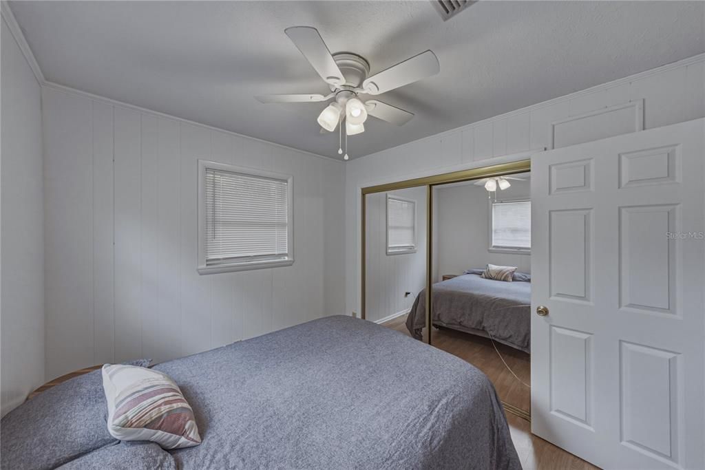 For Sale: $214,999 (2 beds, 1 baths, 640 Square Feet)